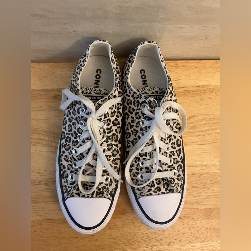 Converse Women's
Chuck Taylor All Star Leopard Print Low Top Sneakers Unisex - Picture 2 of 13